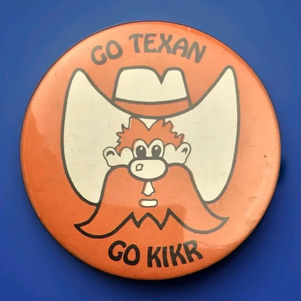 KIKR KOOKERS Pin Button Vintage Texas BBQ Cook Off Barbecue Go Texans Pinback